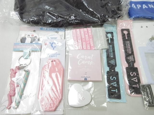 [ including in a package possible ] secondhand goods ..SEVENTEEN CARAT tote bag towel charm key holder can badge etc. goods set 