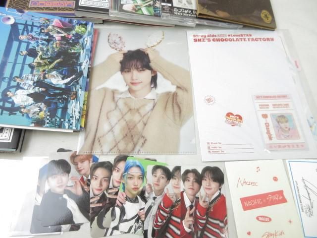 [ including in a package possible ] secondhand goods ..Stray Kidss scratch I.N other CD Social Parth 5-STAR "uchiwa" fan trading card 12 sheets goods set 