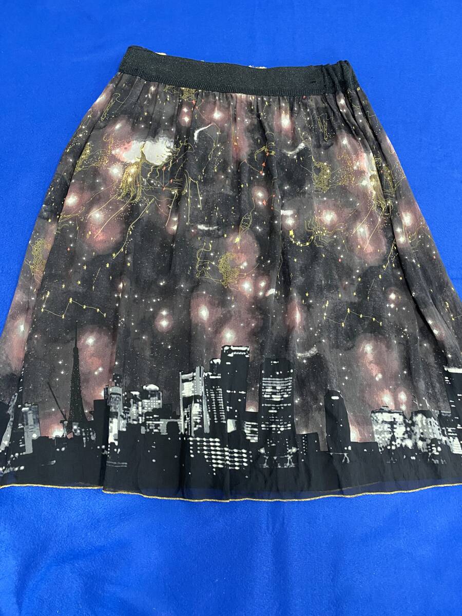  Tsumori Chisato black ground Tokyo night . print silk skirt 