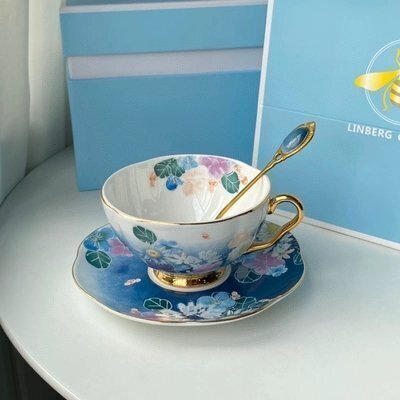 LINBERG ceramic セラミック　新品　ティーカップ　ソーサー　スプーン付き　セット　洋食器　お祝い　プレゼント　ブルー_画像1