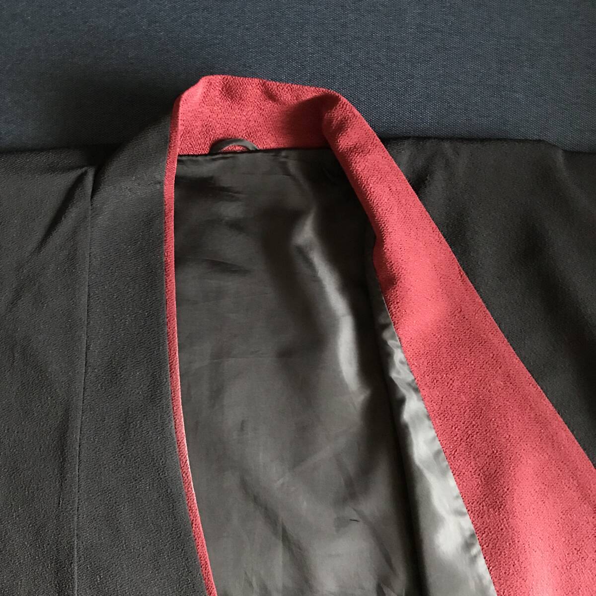  свободно размер. верхняя одежда * японский костюм пальто * чёрный . темно-красный цвет. линия . аккуратный . модный впечатление!* длина одежды 96.5* ширина 66