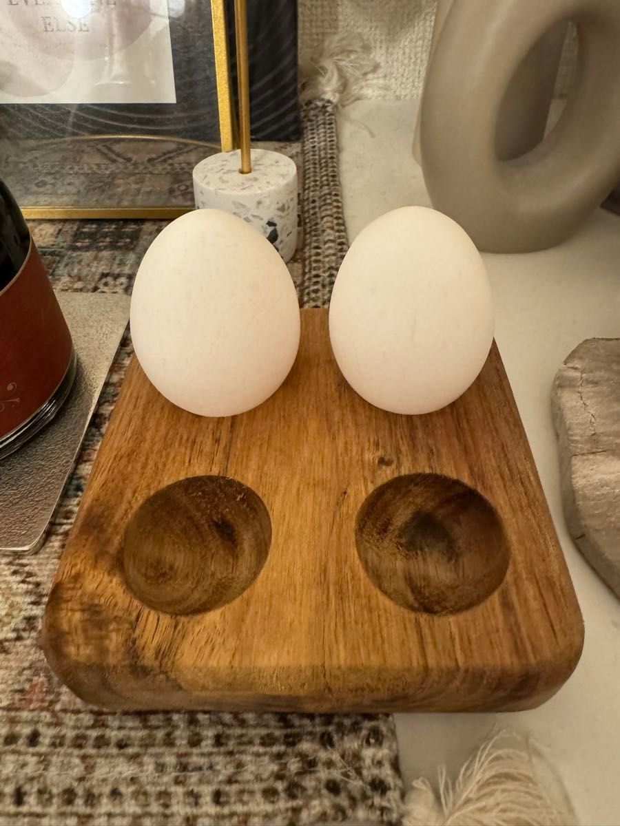 【新品】エッグスタンド  卵トレイ  卵ケース　アカシア