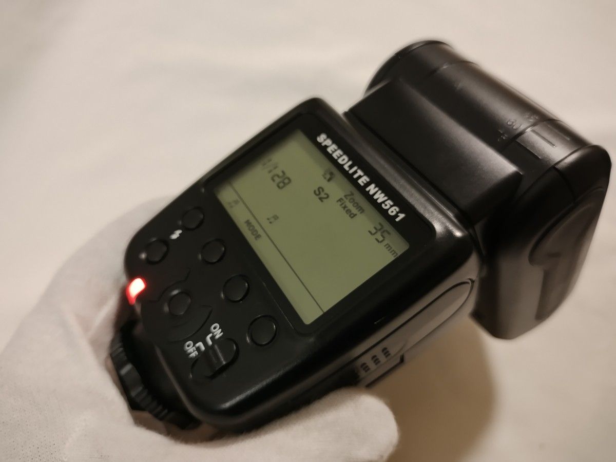 Neewer NW-561ストロボ Canon Nikon ホットシュー搭載のデジタル一眼レフに対応