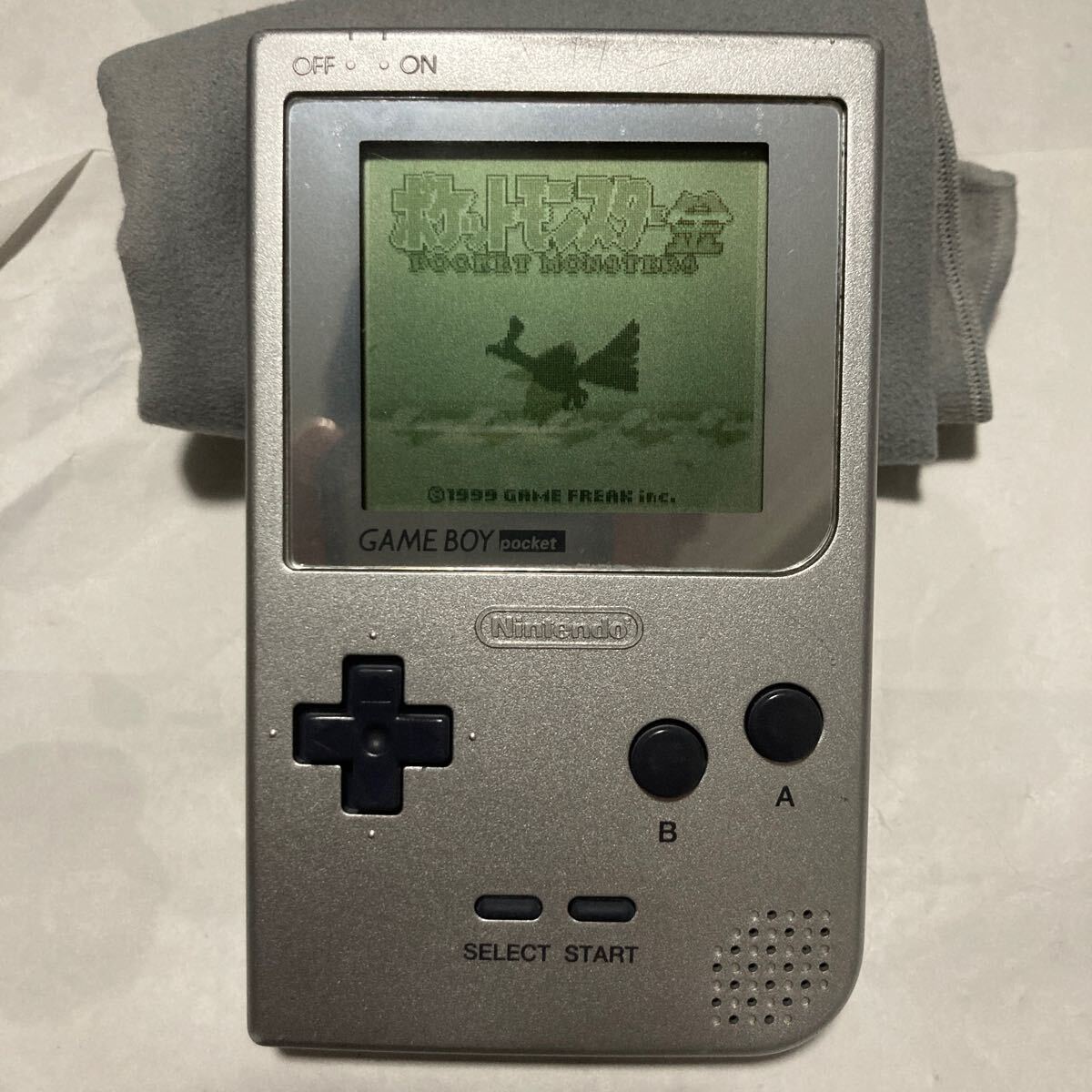 送料無料 ゲームボーイポケット 本体 シルバー MGB-001 GAME BOY pocket ニンテンドー Nintendo ゲームボーイ ポケット GB 任天堂_画像1