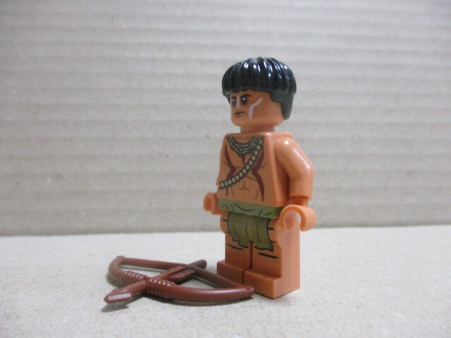 レゴ ミニフィグ 原住の戦士 弓矢付き インディ・ジョーンズ 新品の画像3