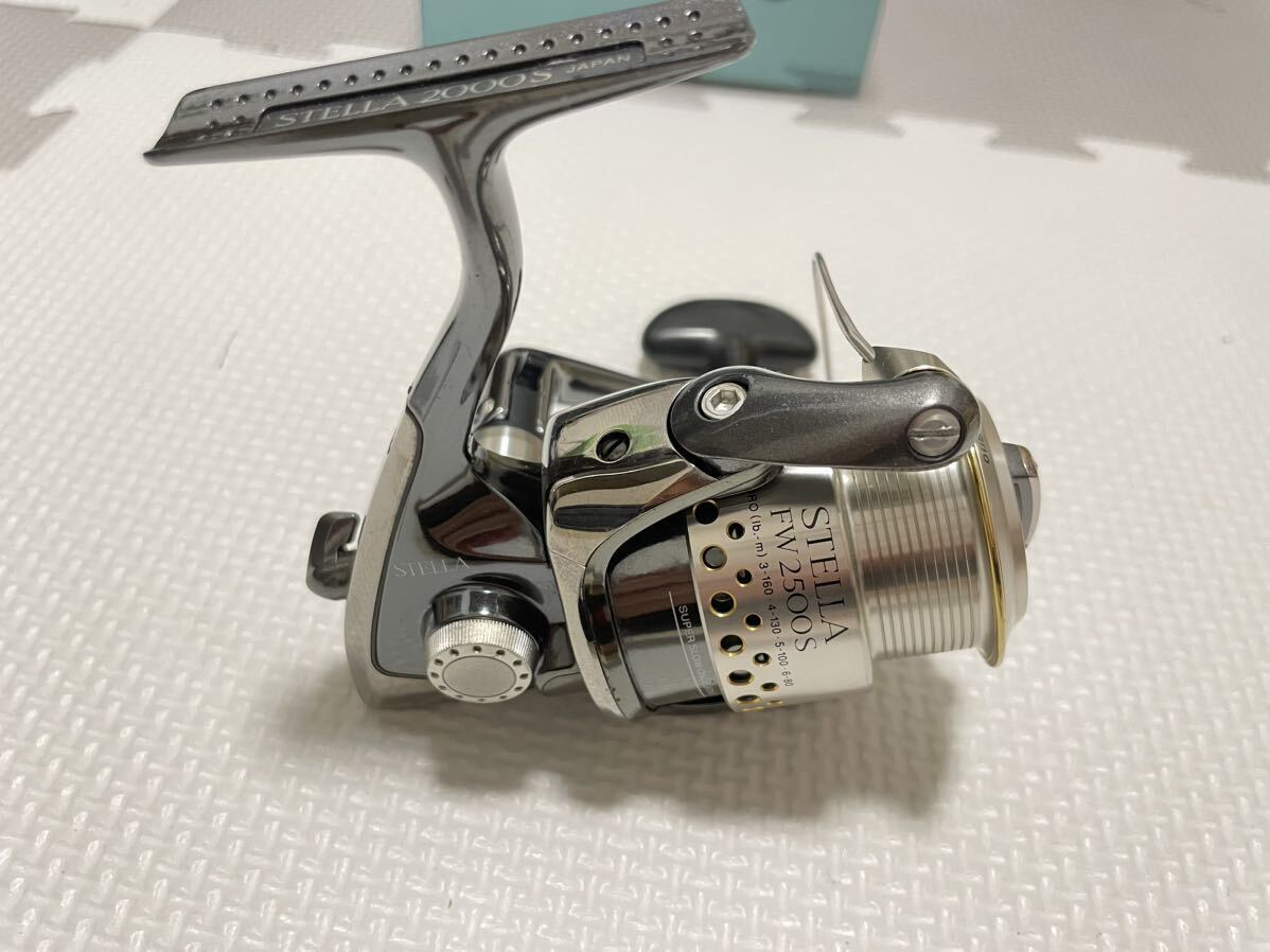 シマノ 01ステラ FW2000Sボディ+2500Sスプール 中古良品 おまけ シマノ 01ステラ FW2000Sボディ+2500Sスプール 中古良品 おまけ