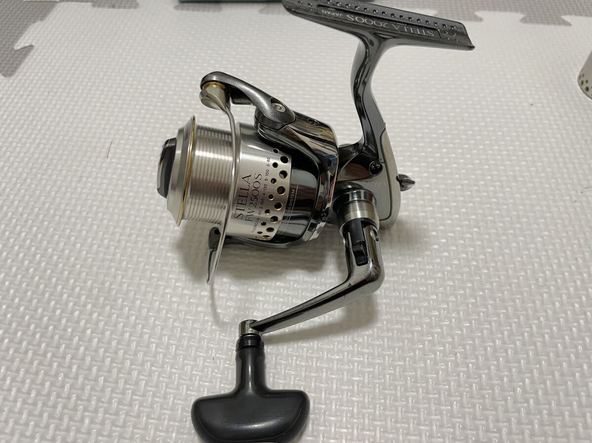 シマノ 01ステラ FW2000Sボディ+2500Sスプール 中古良品 おまけ シマノ 01ステラ FW2000Sボディ+2500Sスプール 中古良品 おまけ