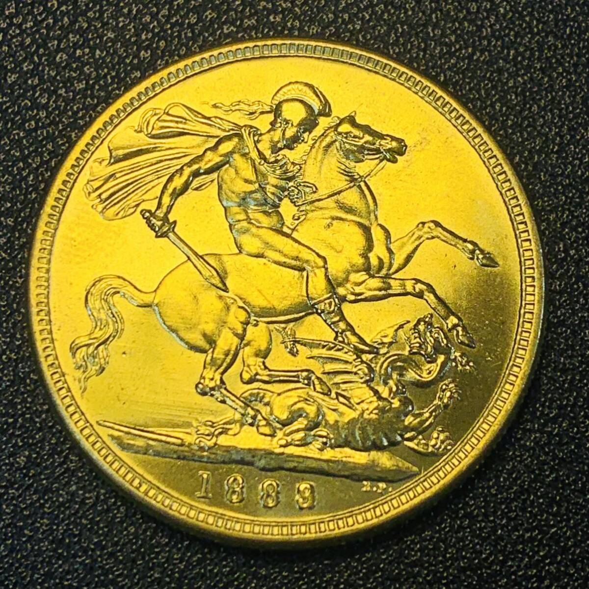 金貨 古銭 1889年  イギリス ヴィクトリア女王 竜殺し クラウン コイン 硬貨の画像1