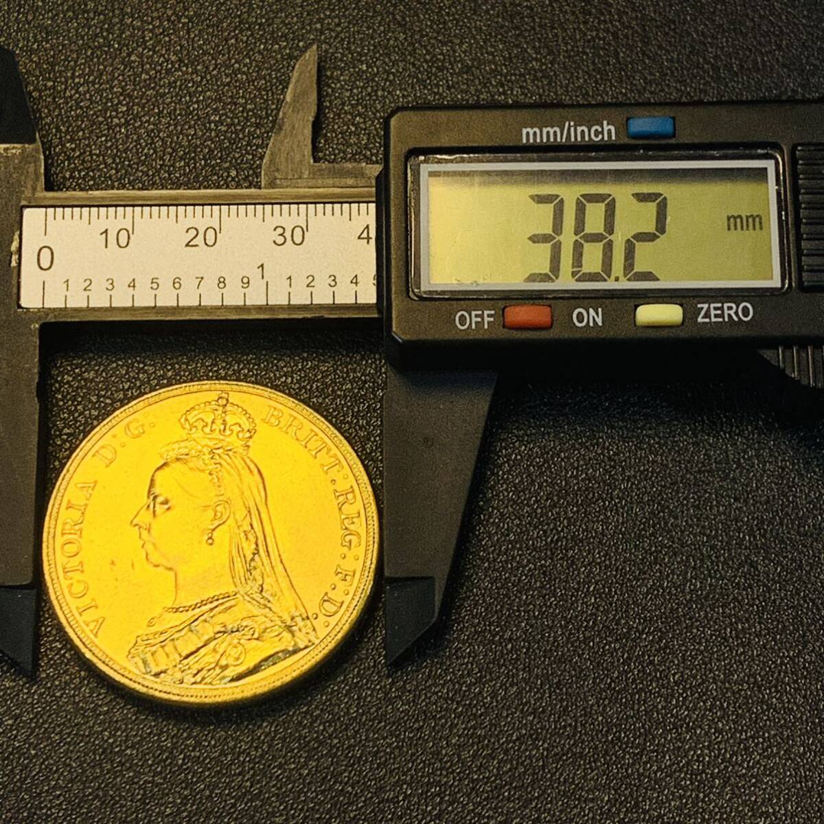 金貨　古銭　1892年　 イギリス　ヴィクトリア女王　竜殺し　クラウン　コイン　硬貨_画像3