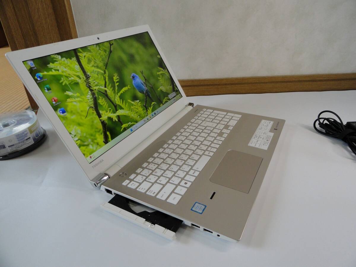 ☆☆お奨めTOSHIBA dynabook T55/CGS SSDWin11 Corei5とってもかわいい綺麗な美品な中古品 Corei5_画像7