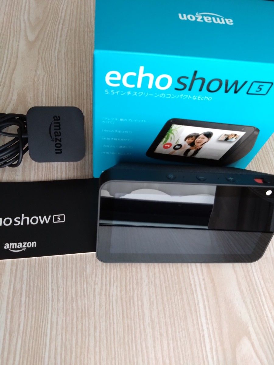 Echo Show 5 (エコーショー5) スマートディスプレイ with Alexa、チャコール　第1世代
