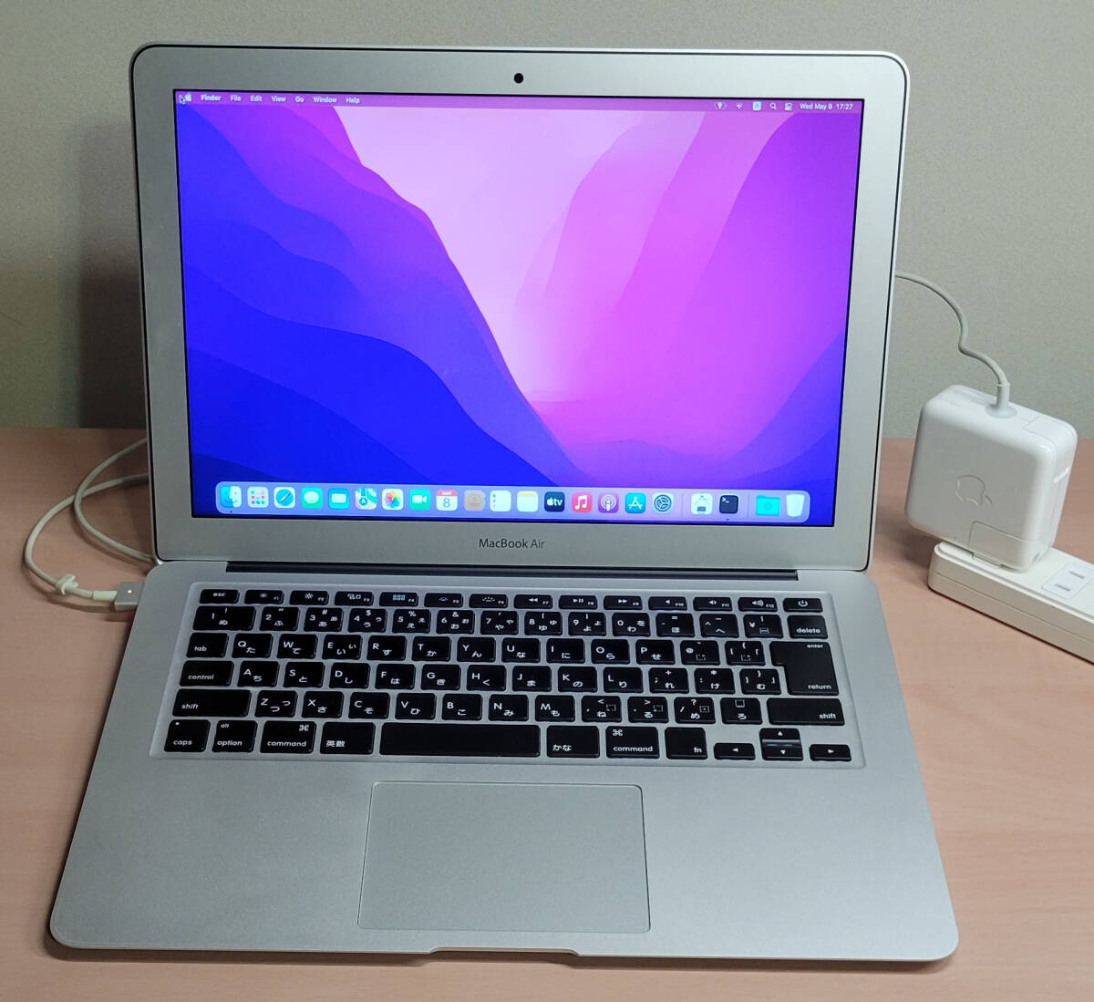 Apple MacBook Air 13-inch Early 2015 A1466 EMC2925/Core i5 1.6GHz/8GB/128GB/13.3インチ/Mac OS Montereyの画像1