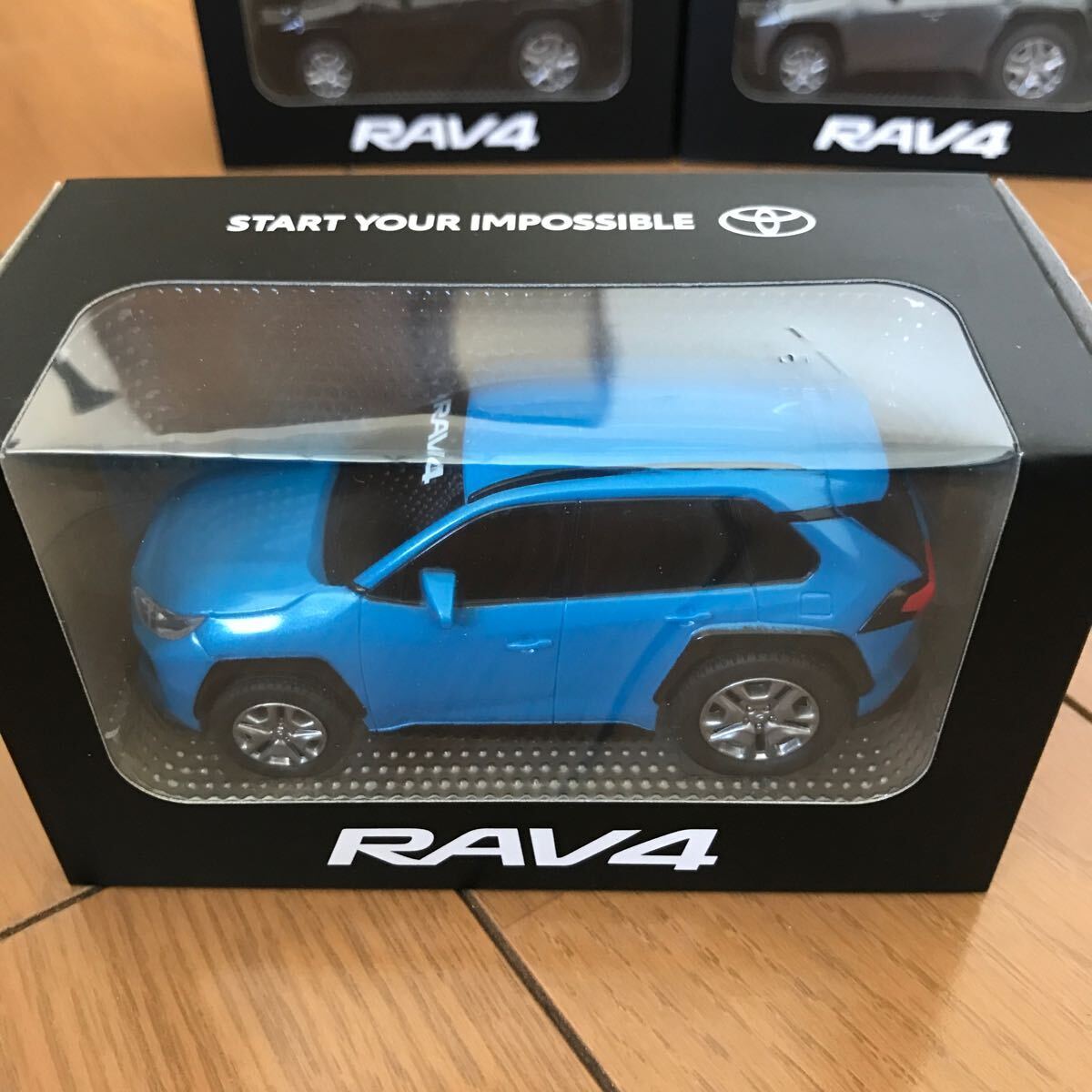 新品未開封トヨタRAV4プルバックミニカー カラー 3T3、6X3、8W2、218、1G3から1色指定の1個_画像4