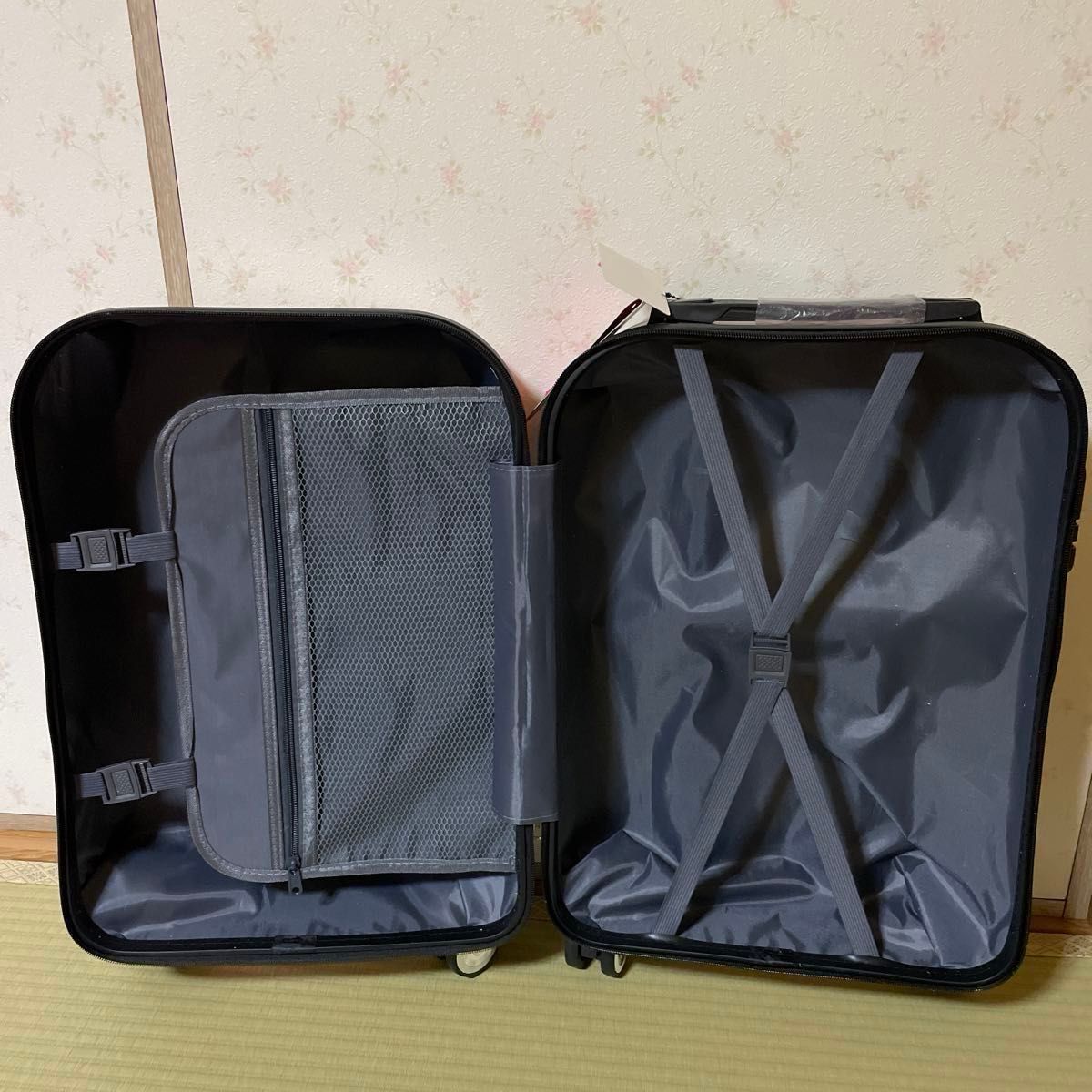 旅するスヌーピー スーツケース 約32L                     (機内持ち込み対応)  SARAヘアブラシ付き