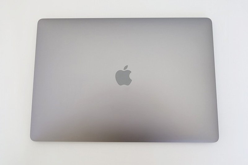 ☆1円～【中古】Apple/MacBook Pro Retina Touch Bar/15インチ/Core i7 3.1GHz/SSD 512GB/メモリ16GB/2017/MacOS(10.13)/ノート【B】_画像4