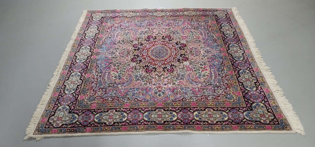 ペルシャ絨毯 本物保証 ケルマン産 素材ウールクリーニング済み綺麗な状態、綺麗な色とガラ サイズ205cm×206cm オススメ 100%手織り_画像4