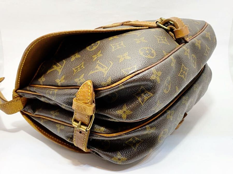 LOUIS VUITTON ルイヴィトン モノグラム ソミュール30 M42256 ショルダーバッグ 斜め掛け_画像6