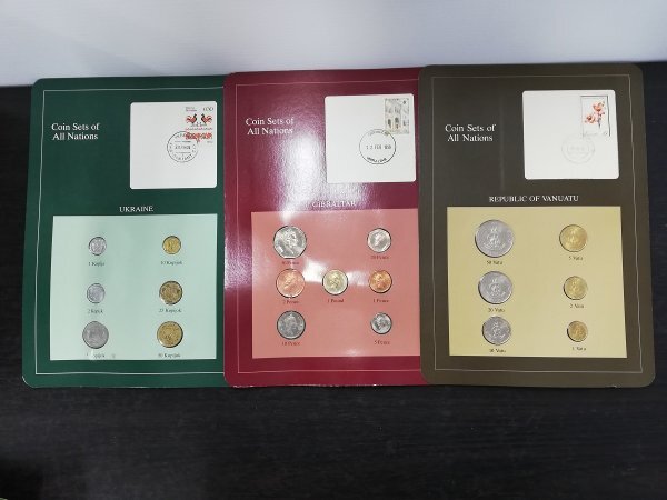 0503T3　記念コイン　COIN SETS OF ALL NATIONS　おまとめ26枚　ウクライナ　ジブラルタル　バヌアツ　など_画像2