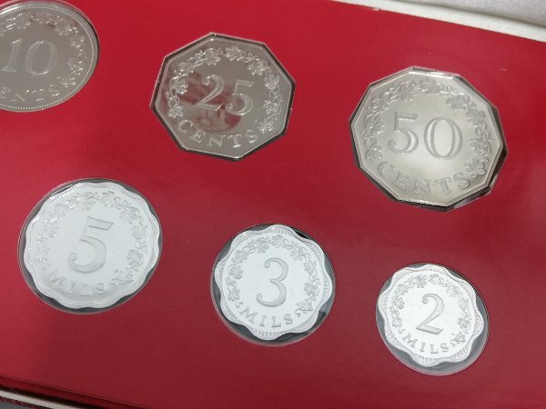 0503B249　世界のコイン　記念硬貨　おまとめ　ジャマイカ　マルタ島　1976_画像10