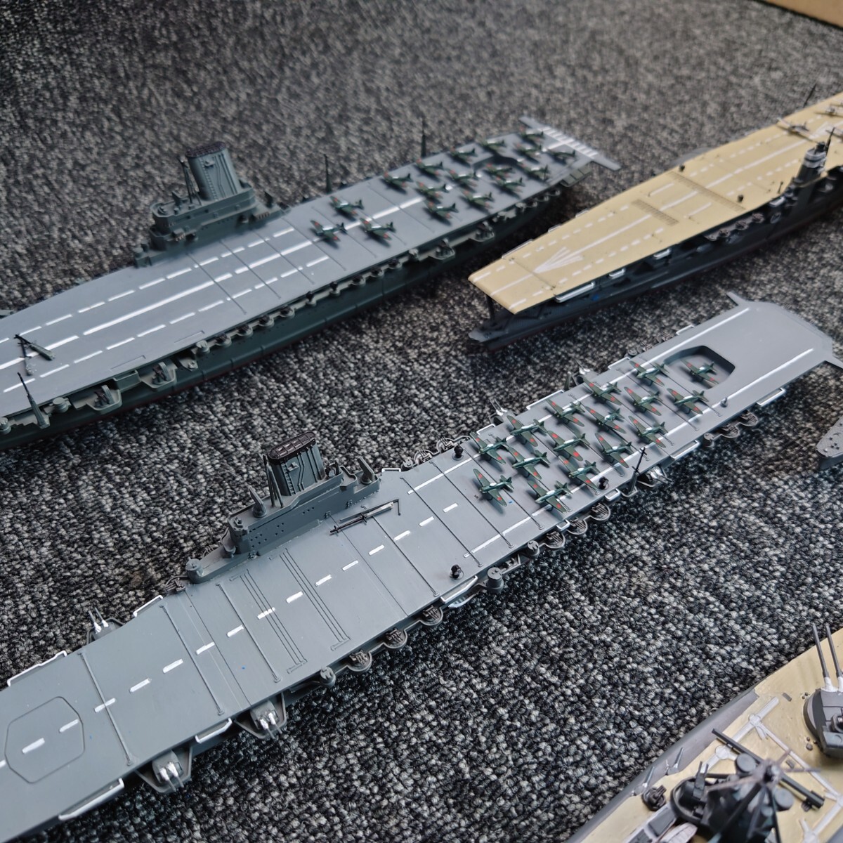 B51売切 プラモデル 軍艦 戦艦 駆逐艦空母 12隻 完成品 1/700 まとめて大量 訳アリ ウォーターライン 零戦 航空機 直接引き取り大歓迎!の画像3