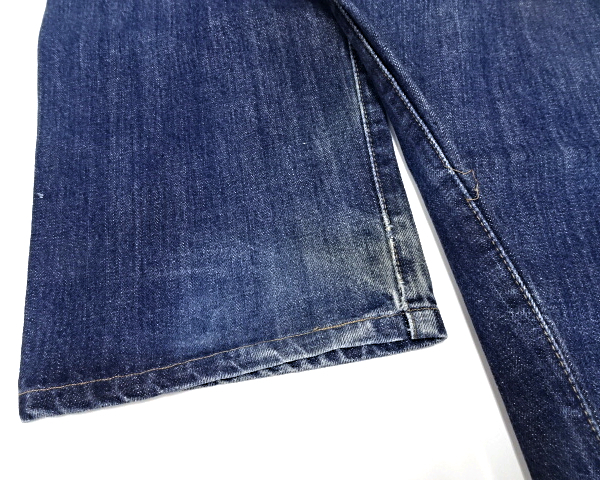 W33【LEVI'S 502 DENIM PANTS J09A JB050 03 98 復刻 赤耳 INDIGO リーバイス 502 デニムパンツ 98s 98's 90年代】_ダメージ、糸のほつれがあります。