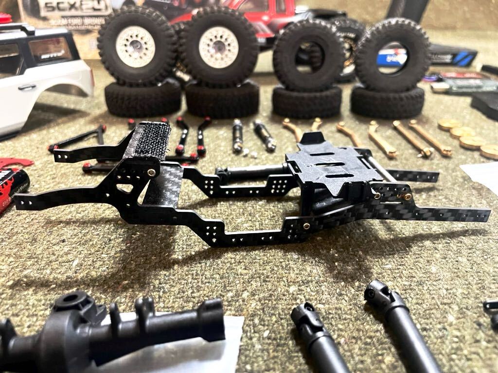 axial scx24 フォードブロンコ フルカスタム moforc LCGシャーシ injoraパーツ多数の画像10