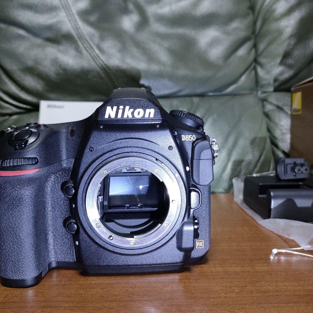 ニコン　Nikon　D850　フルサイズ機　シャッター枚数　6万前後　元箱付　ストラップ　ケーブル未使用　動作確認済み　美品_画像3