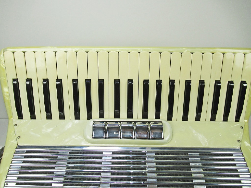 *[C80]Guerrinige Lee ni аккордеон 41 клавиатура MADE IN ITALY Италия производства кейс для хранения приложен выход звука проверка OK