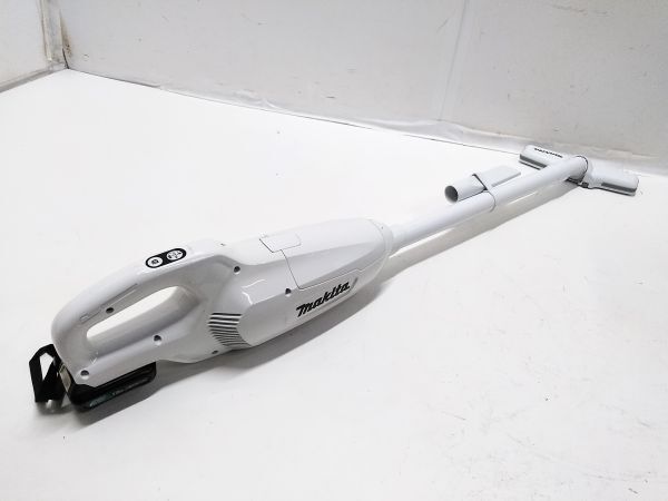 □動作品 makita マキタ 10.8V 充電式クリーナー CL107FD 掃除機 紙パック式 コードレスクリーナー バッテリ BL1015 A-5-13-18 @140□_画像2