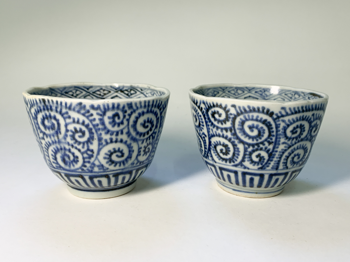 [. seat ] old Imari . Tang . writing blue and white ceramics direction attaching sake cup Edo period < plate tableware *152