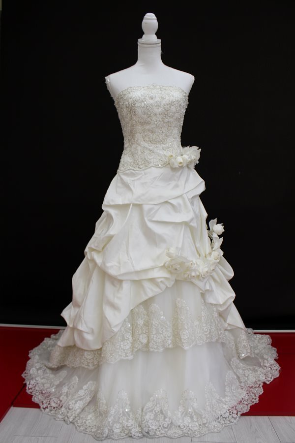 * special sale * postage payment on delivery *4000 jpy uniformity #Q-525-8# used * wedding dress * size display none * eggshell white * flexible with function / little defect 