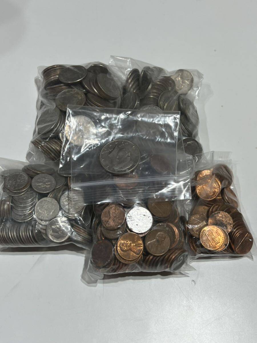 アメリカ硬貨 1セント〜50セント大量まとめ 約3kg イーグル 外国コイン 外国銭 古銭 現状品 サイズ60_画像1