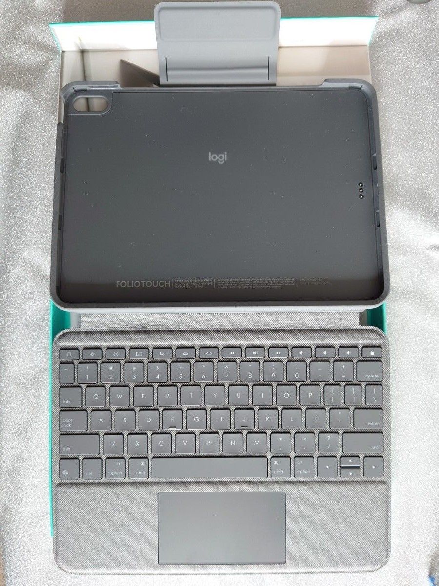 Logitech Folio Touch キーボードケースiPad Air 第４世用