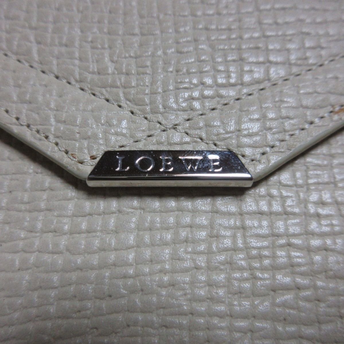 美品 LOEWE ロエベ レザー アナグラム ロゴ金具 クロスボディ ポシェット ショルダーバッグ ライトベージュ ◆_画像5