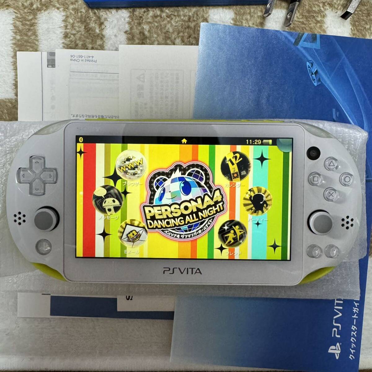 ps vita 2000 本体　ペルソナ4 ダンシング・オールナイト