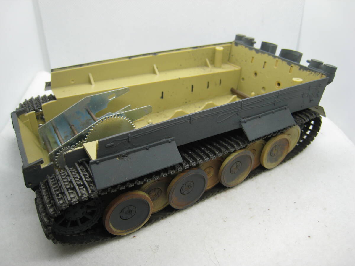 タミヤ1/35「成型色ダークイエロー版シングル・モーターライズ ドイツ重戦車タイガーI型」の画像3