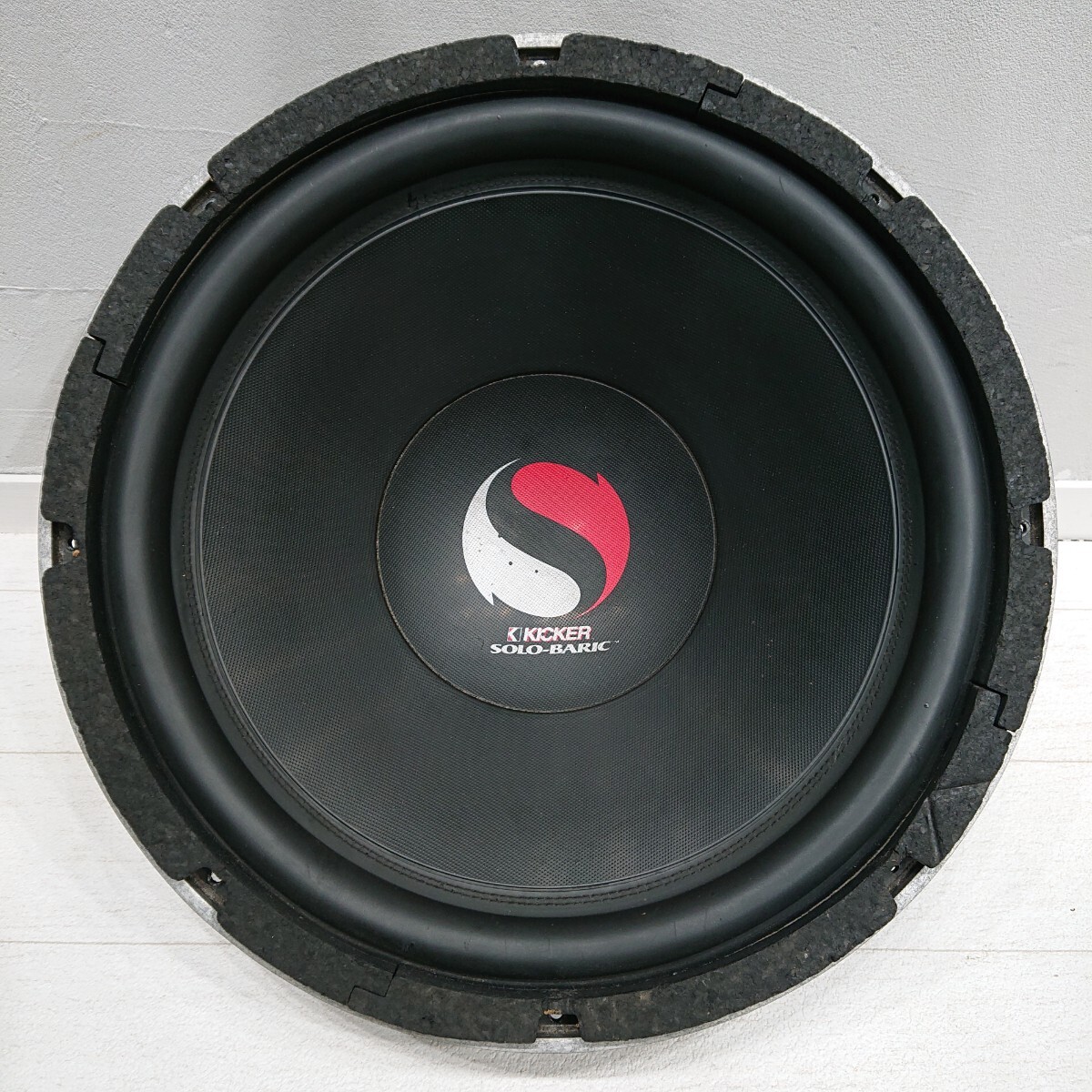 (ワケあり) KICKER Solo-Baric S15C 750W 4Ω SVC キッカー ソロバリック サブウーハー 15インチ 38㎝_画像2