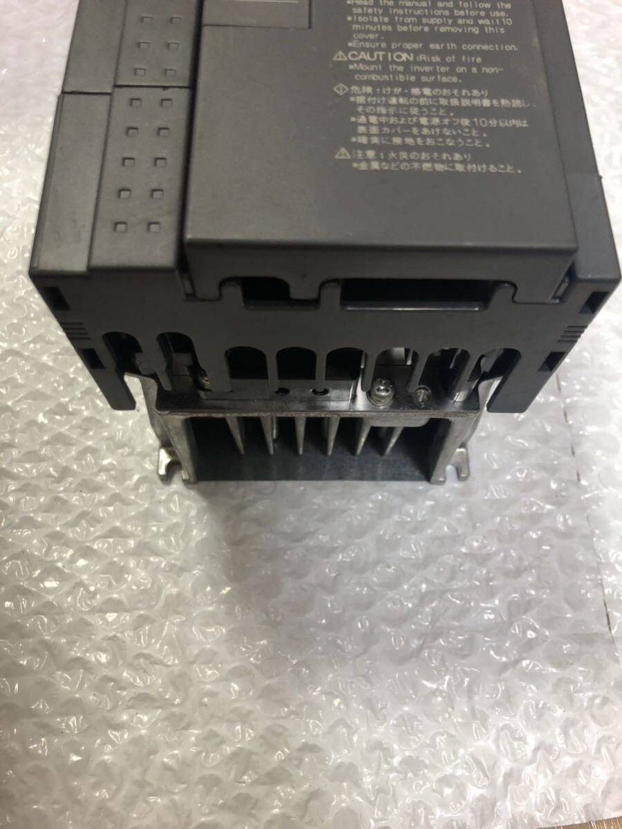 中古美品三菱電機 MITSUBISHI インバーター FR-E720-1.5K動作保証3/4　A-1-E