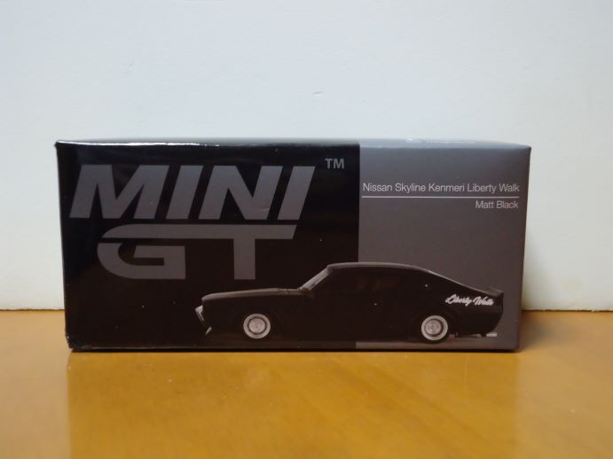 ★MINI GT 1/64　Nissan Skyline Kenmery 　　日産 スカイライン ケンメリ　リバティウォーク　　マットブラック　　655★_画像1