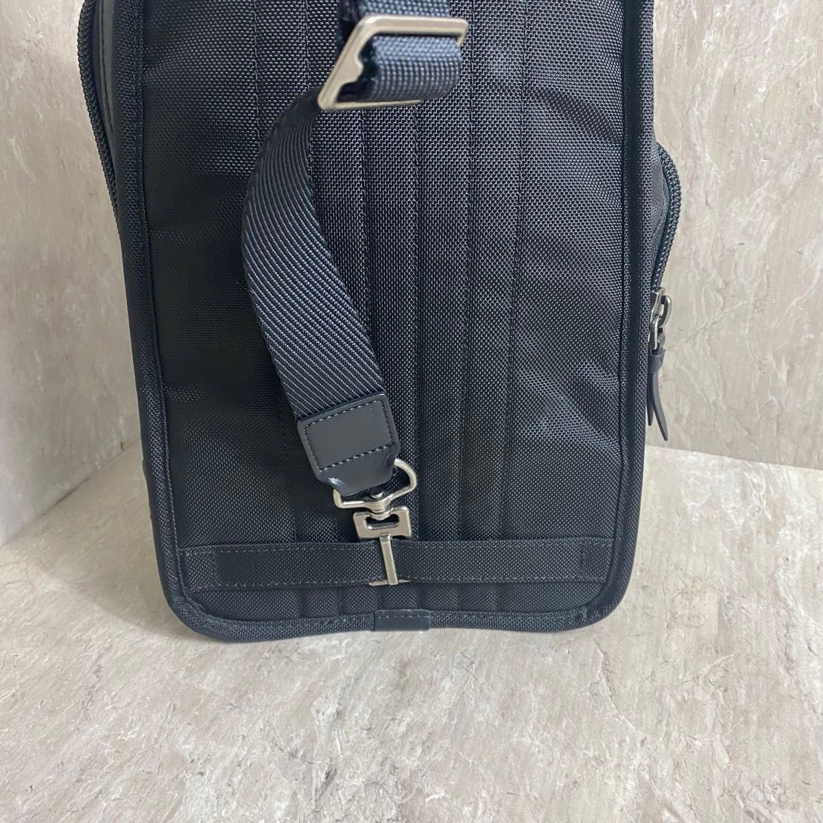 TUMI トゥミ サラトガ スリング カモフラージュ 222393SCP2 ボディバッグ ワンショルダーバッグ| TUMI トゥミ サラトガ スリング カモフラージュ 222393SCP2 ボディバッグ ワンショルダーバッグ|