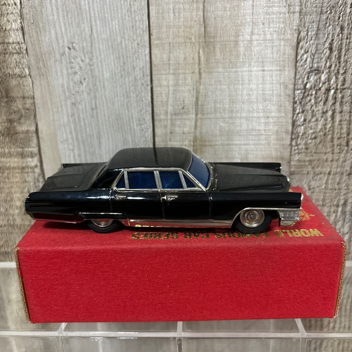 キャデラック CADILLAC WORLD FAMOUS CAR SERIES 1965年 K.K.SAKURA メタル製 Made in Japan 日本製 ヴィンテージ レッド　ミニカー 希少_画像5