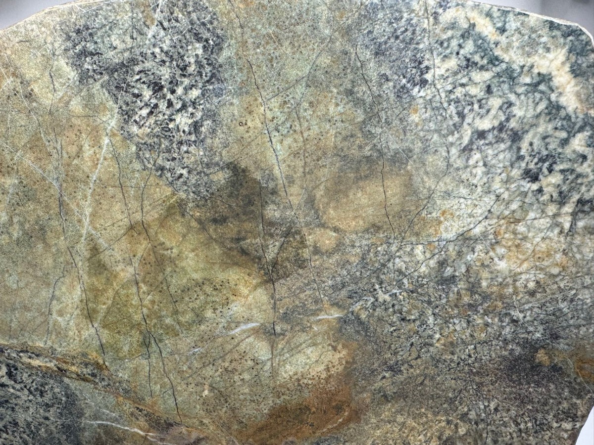 AS743 鑑賞石 碧玉原石 翡翠原石 自然石  置物 盆石 原石 台座付 H46.5cm 重18.8kgの画像2