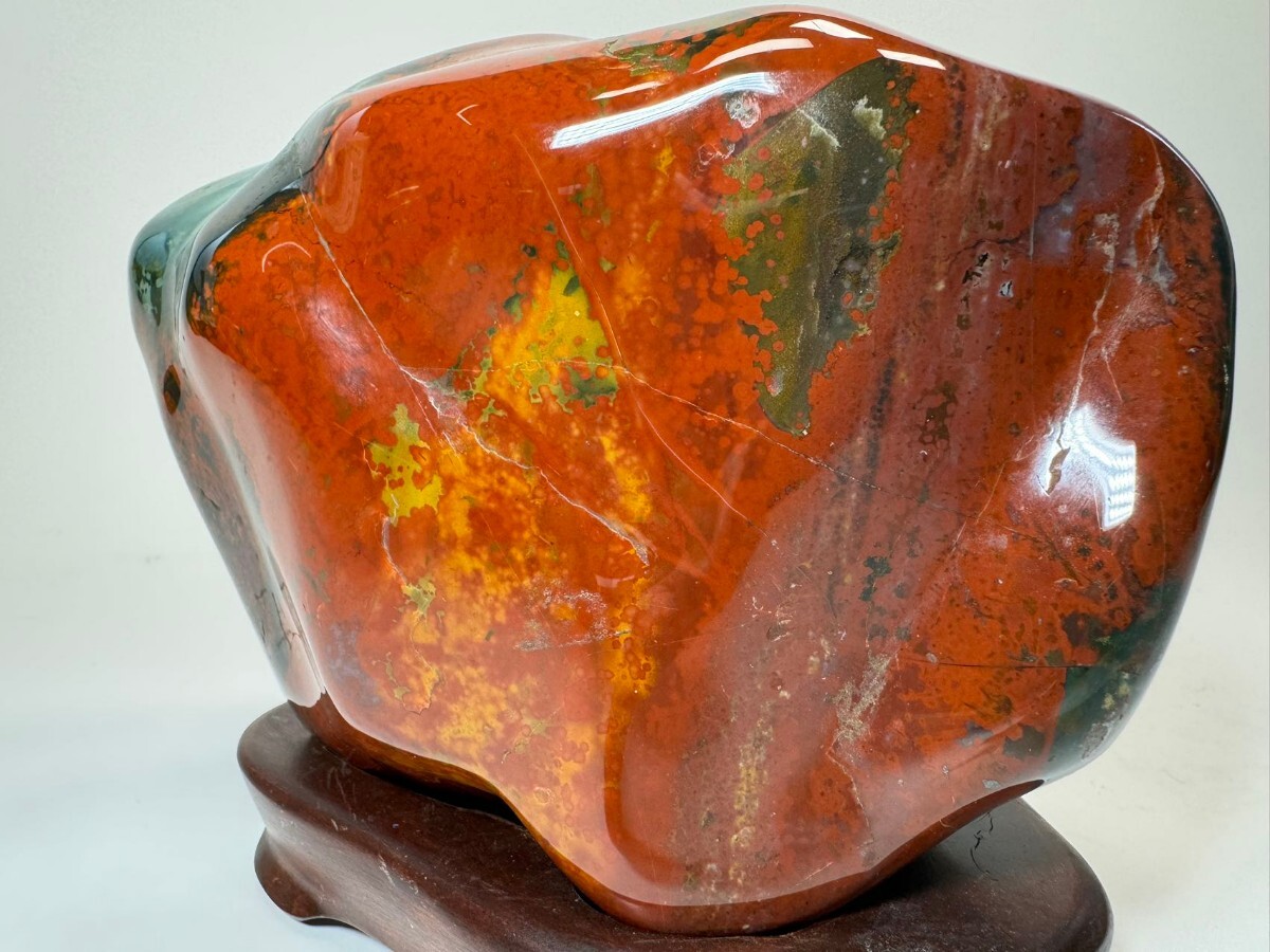 AS747 Садо красный шар камень красный камень необогащённая руда поддон камень природа камень оценка камень подставка есть украшение -слойный 5.12kg