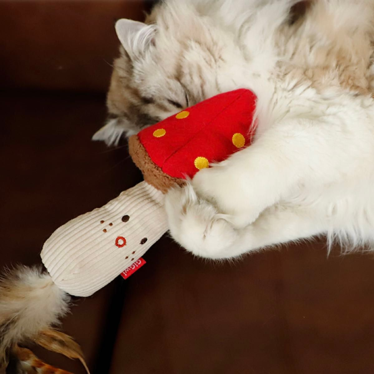 GiGwi 猫用おもちゃ ぬいぐるみ 大きなきのこ形状 キャットニップ入　