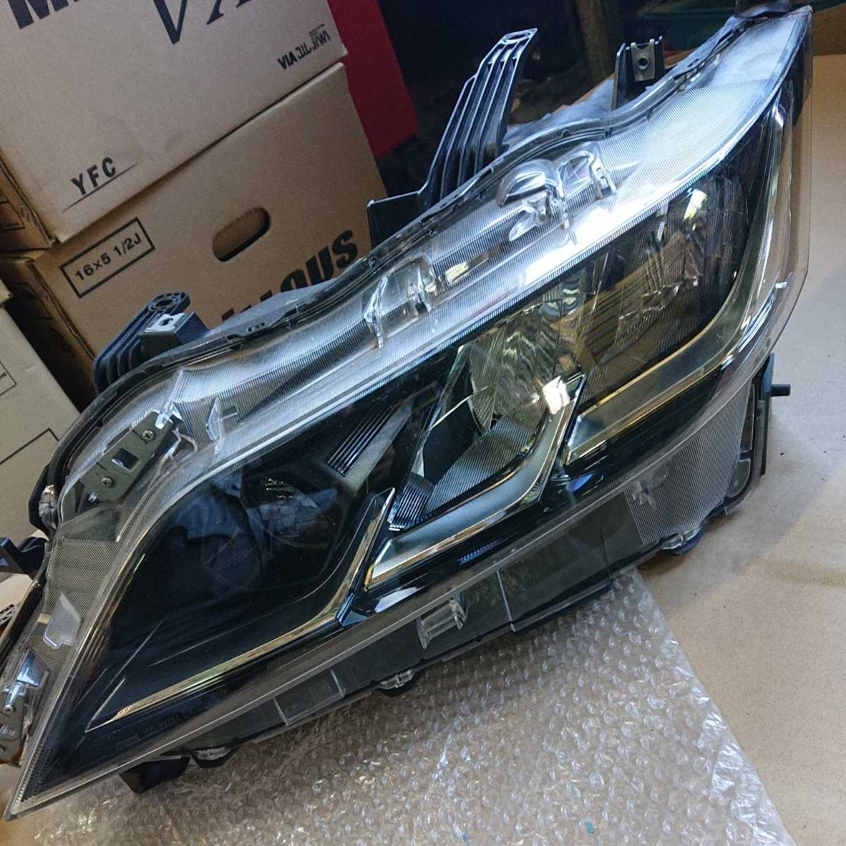 ☆日産　セレナ　C27　ヘッドライト 左 中古☆_画像1