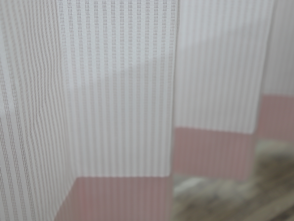 お買い得　外から見えにくい遮像レースカーテン　幅150㎝　丈176cm（2枚組）　soleiyu（ピンク）_二重折り返しなっていて、色濃く見えます
