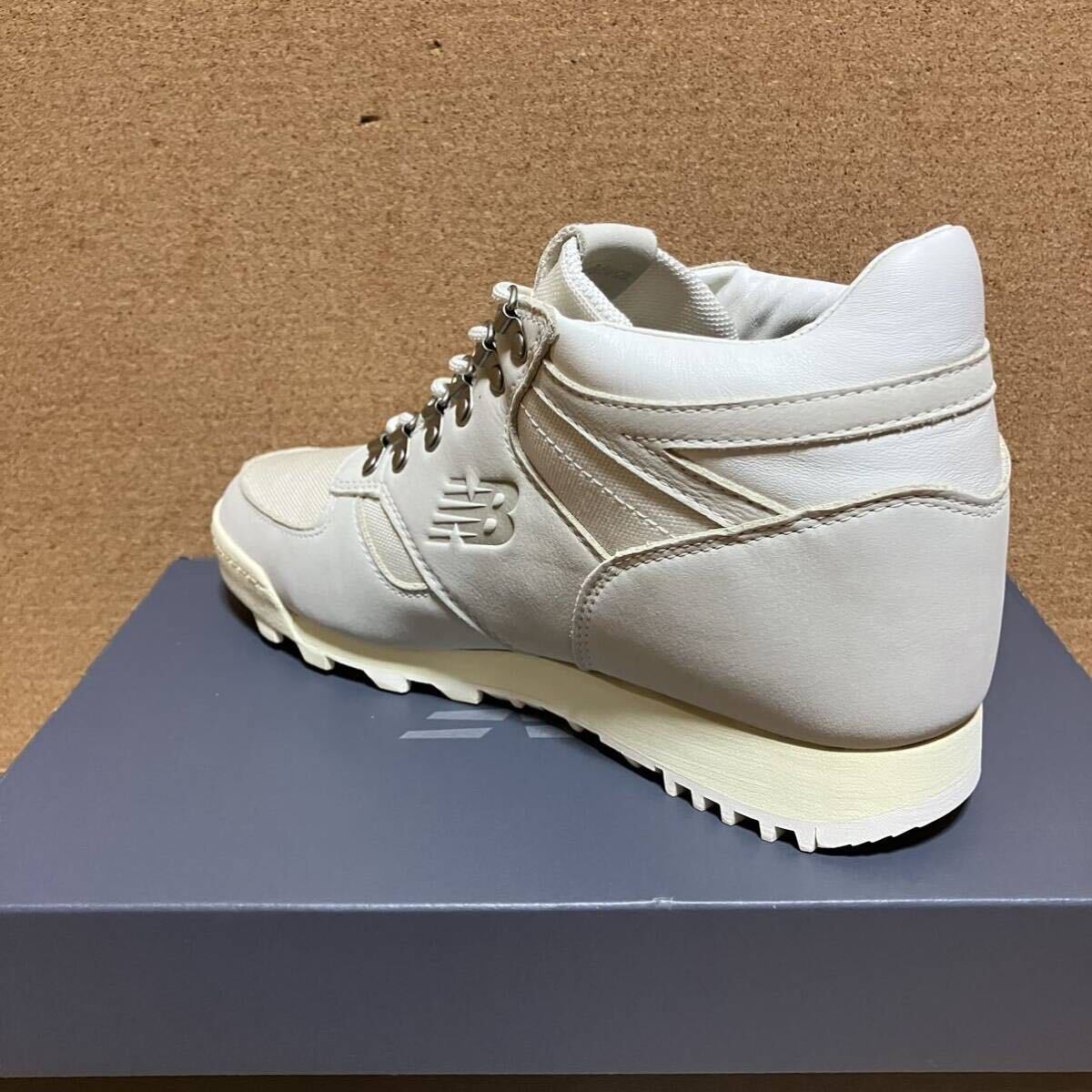 ニューバランス New Balance Rainier GTX AN Off White 28 0cm ニューバランス New Balance Rainier GTX AN Off White 28 0cm