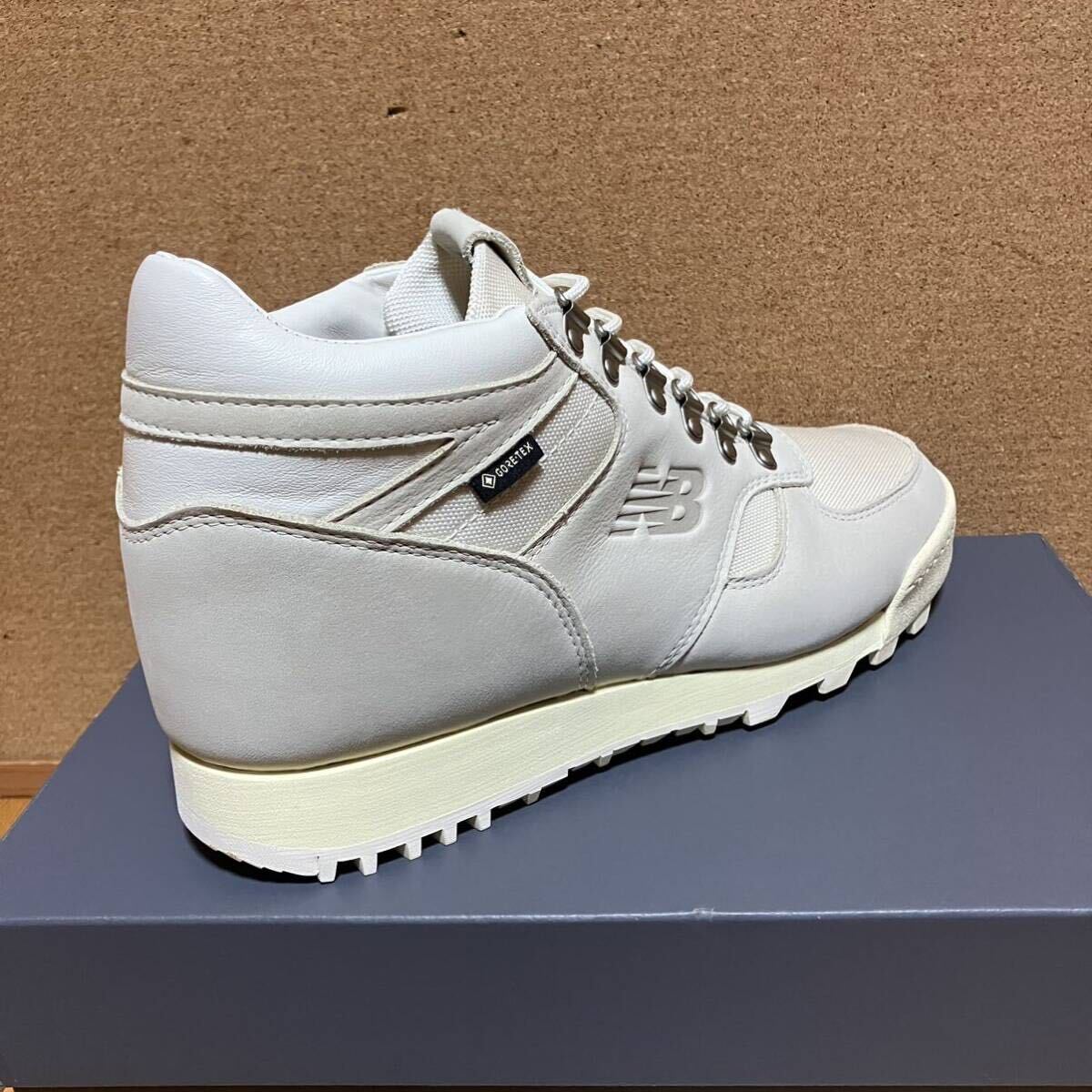 ニューバランス New Balance Rainier GTX AN Off White 28 0cm ニューバランス New Balance Rainier GTX AN Off White 28 0cm