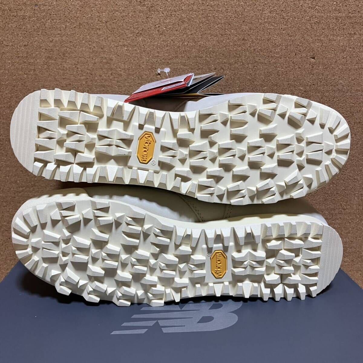 ニューバランス New Balance Rainier GTX AN Off White 28 0cm ニューバランス New Balance Rainier GTX AN Off White 28 0cm