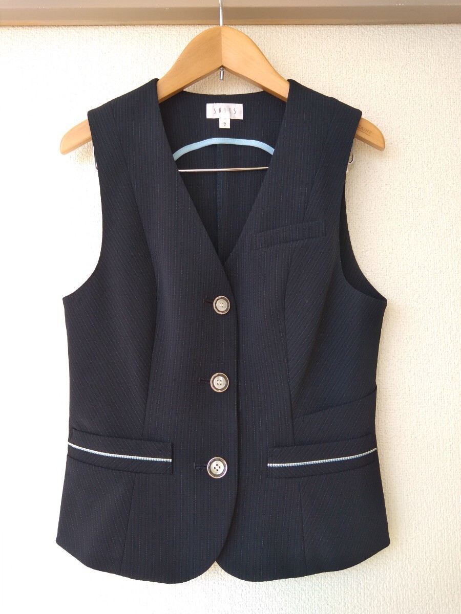 【大量】９号 SNITS製 100サイズ満タン！事務服 OL 会社制服 受付 案内 /中古 ベスト スカート ブラウス/おしゃれ　可愛い ネイビー 26着_画像3